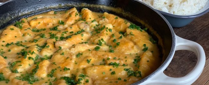 Huevos en salsa con curry